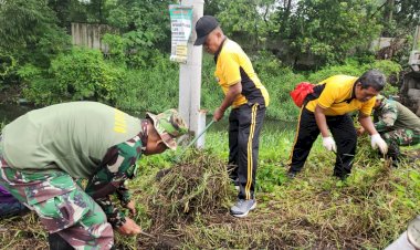 Forkopimda-Sidoarjo-Kerja-Bakti-Normalisasi-Aliran-Sungai